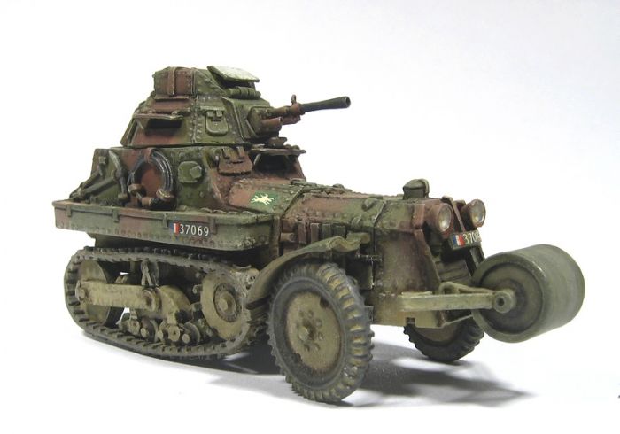 Panhard Schneider P-16