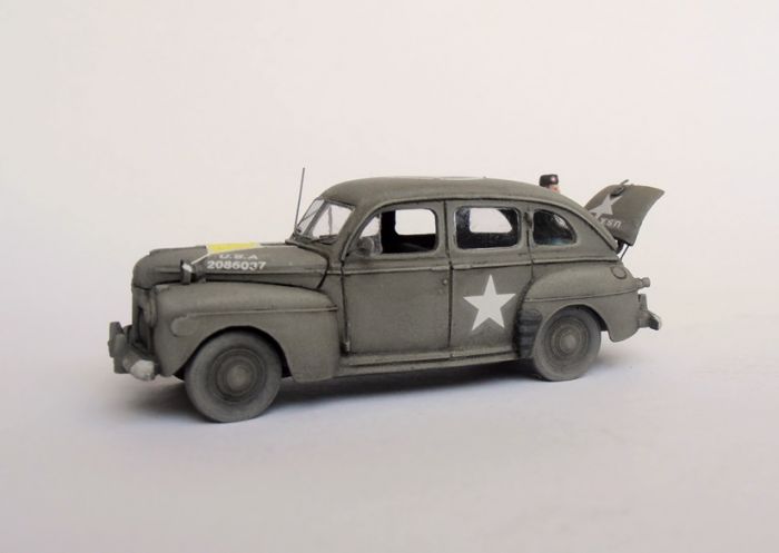 Ford Super Deluxe Fordor Sedan belonging to XVIII US Airborne Corps