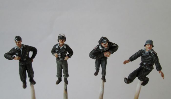 Figures after painting showing the unique uniform details of the 'Hermann Göring' Division